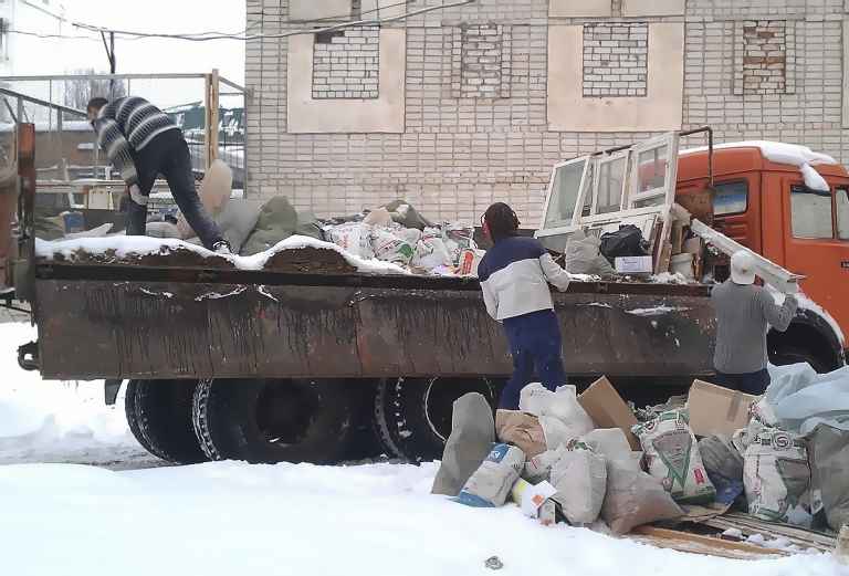 Вывоз мусора с грузчиками из посёлок городского типа Малаховка в деревня Машково