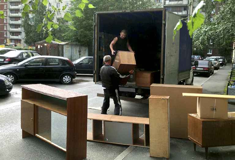 Заказ авто для транспортировки мебели : Диван и кресло из Майкопа в Краснодар